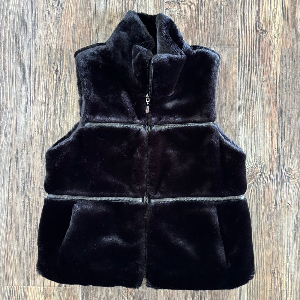Dress Barn Faux Fur Reversible Vest Womens Sm Black Trim Detail Full Zip Pockets